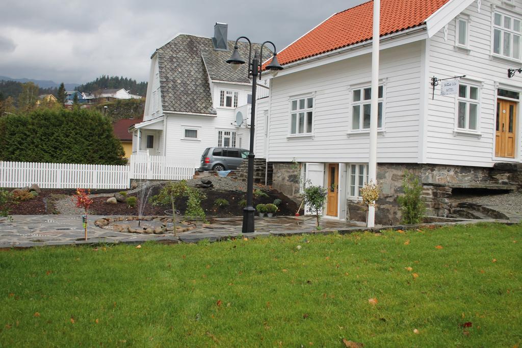 Klover Hotel Sauda Bilik gambar