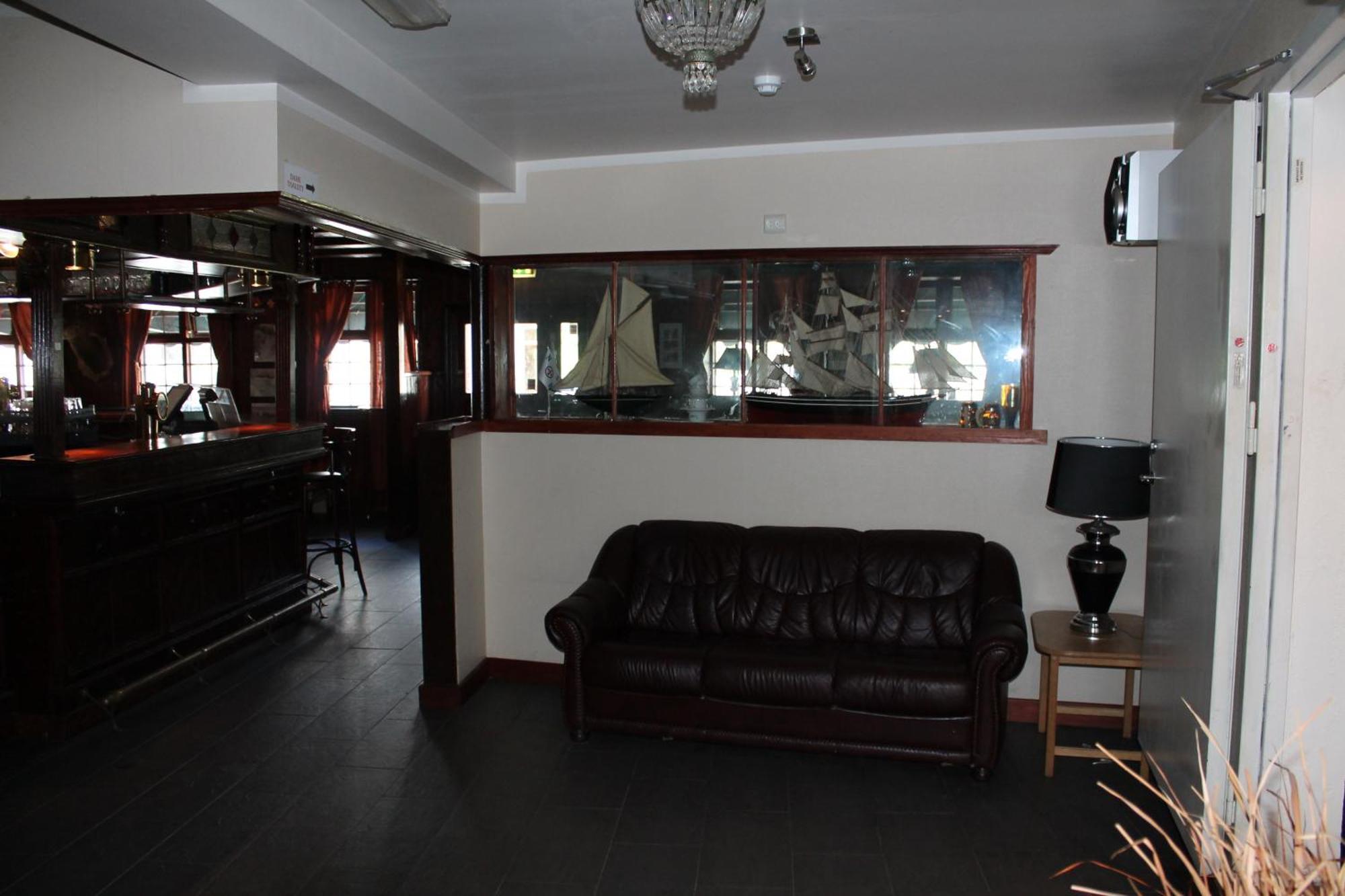 Klover Hotel Sauda Luaran gambar